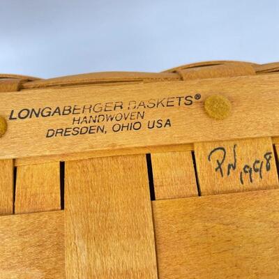LONGABERGER 1998 HOLIDAY HOSTESS â€œWINTER WISHESâ€ BASKET