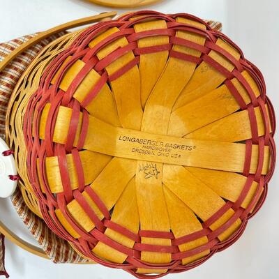 LONGABERGER 1999 COLLECTORâ€™S CLUB HOMESTEAD BASKET W/LID