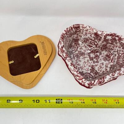LONGABERGER 2000 SWEETHEART â€œLITTLE LOVEâ€ BASKET W/ PICTURE LID