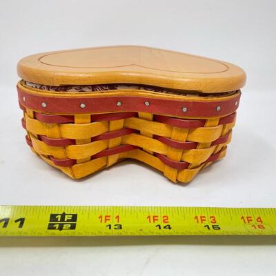 LONGABERGER 2000 SWEETHEART â€œLITTLE LOVEâ€ BASKET W/LID