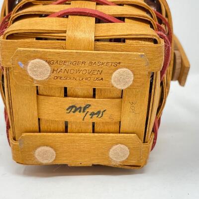 LONGABERGER 1995 SWEETHEART â€œSWEET SENTIMENTSâ€ BASKET
