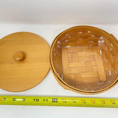 LONGABERGER 2000 CATCH ALL BASKET W/ LID