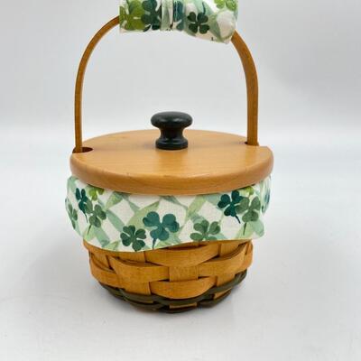 LONGABERGER 2001 â€œLUCKY YOUâ€ BASKET W/ LID & SHAMROCK KNOB