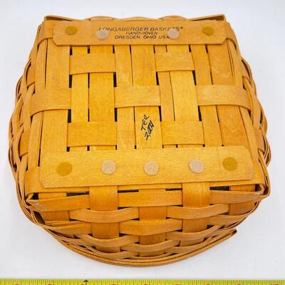 LONGABERGER 2004 CATCH-ALL BASKET W/ LID