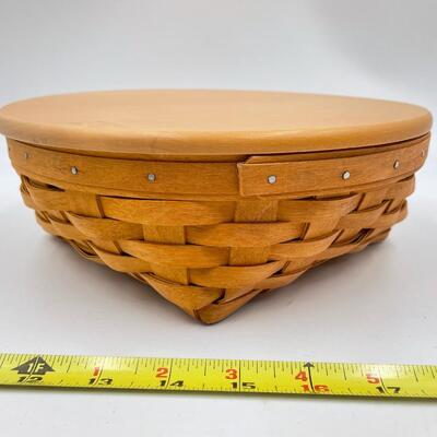 LONGABERGER 2004 CATCH-ALL BASKET W/ LID