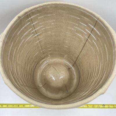 LONGABERGER 1999 TALL ROUND BASKET