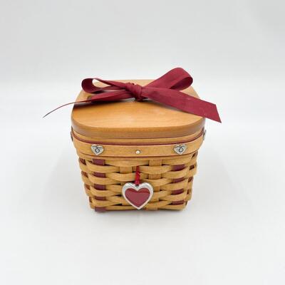 LONGABERGER 2002 SWEETHEART â€œSWEETEST GIFTâ€ BASKET