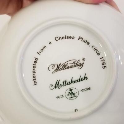 Lot #24  4 cups/saucers Historic Williamsburg pattern "Mottahedeh"