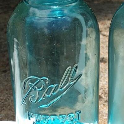 #94 (13) Vintage Mason Jars Blue & Clear