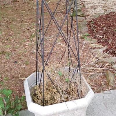 #105 Ornate Garden Planters 