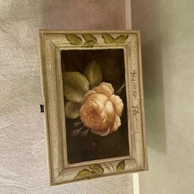 ANTIQUE FRENCH CHIC FLORAL MOTIF SMALL CHEST TRUNK