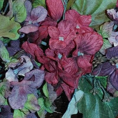#123 Beautiful Floral Arrangement & Wreath