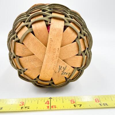LONGABERGER 2002 â€œSANTAâ€™S HELPERâ€ GATEHOUSE BASKET