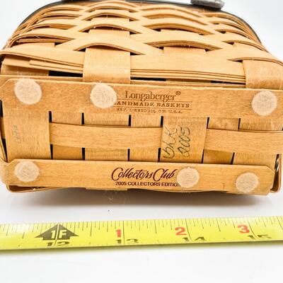 LONGABERGER 2005 COLLECTORâ€™S CLUB SMALL â€œBOARDWALKâ€ BASKET