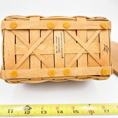 LONGABERGER 2002 TREE TRIMMING â€œTREATSâ€ BASKET W/ LID