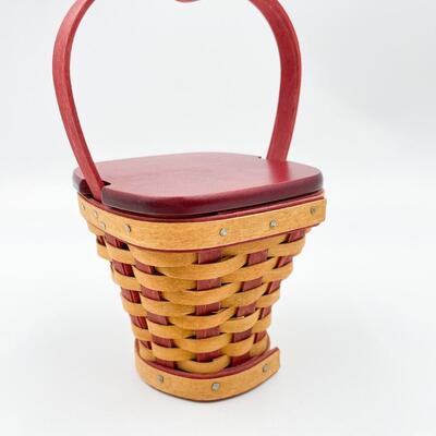 LONGABERGER 2007 SWEETHEART â€œHEARTâ€™S DELIGHTâ€ BASKET