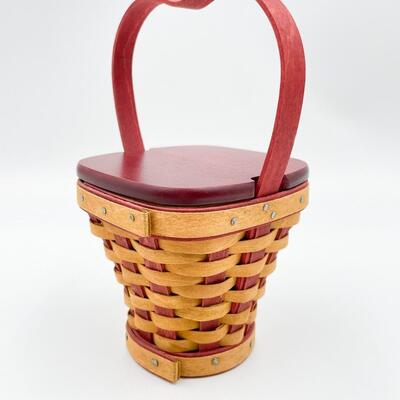 LONGABERGER 2007 SWEETHEART â€œHEARTâ€™S DELIGHTâ€ BASKET
