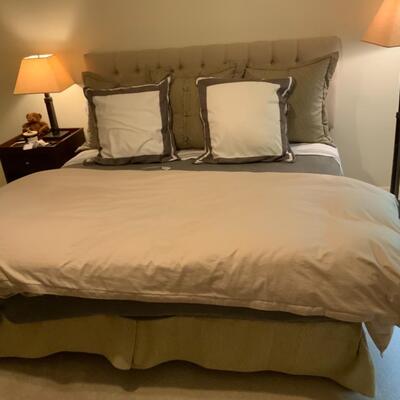King Bed w/ Head Board