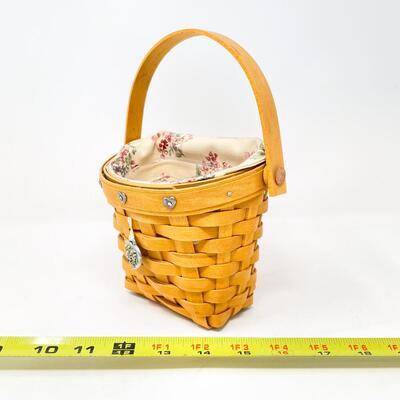LONGABERGER 2001 SWEETHEART â€œLOVE NOTESâ€ BASKET