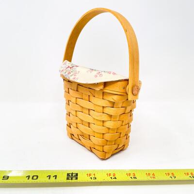 LONGABERGER 2001 SWEETHEART â€œLOVE NOTESâ€ BASKET