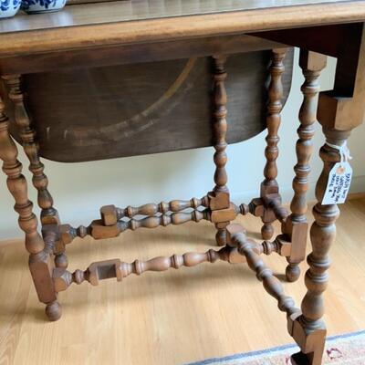 Drop leaf Dining Table