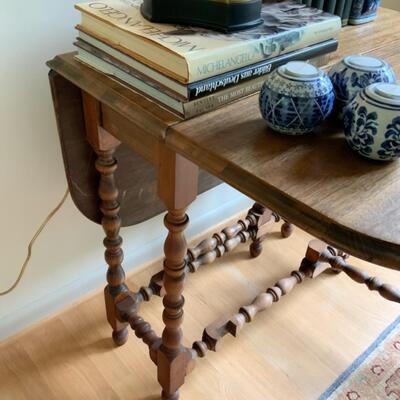 Drop leaf Dining Table
