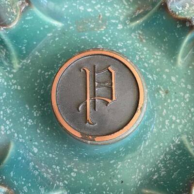 LOT 15 - No. 1900, The Hyde Park, Round Ashtray, Roseville Pottery