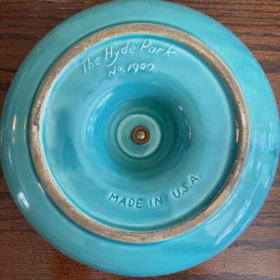 LOT 15 - No. 1900, The Hyde Park, Round Ashtray, Roseville Pottery