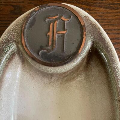 LOT 16 - No. 1945, The Hyde Park, Oval Ashtray, Roseville Pottery 