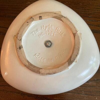 LOT 17 - No. 1985, The Hyde Park, RARE Triangle Ashtray, Roseville Pottery