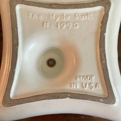 LOT 18 - No. 1990, The Hyde Park, Square Ashtray, Roseville Pottery 