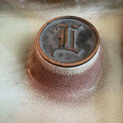 LOT 18 - No. 1990, The Hyde Park, Square Ashtray, Roseville Pottery 