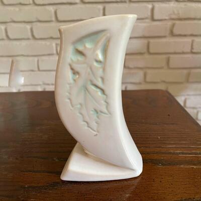 LOT 29 - 781-6, Silhouette Art Deco Vase, Roseville Pottery