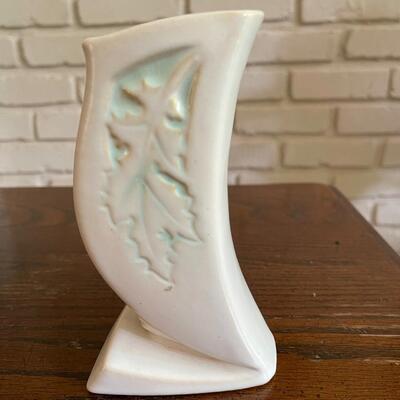 LOT 29 - 781-6, Silhouette Art Deco Vase, Roseville Pottery