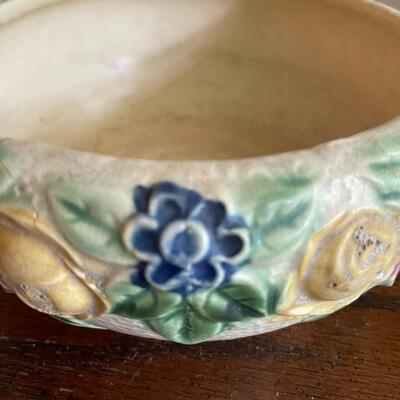 LOT 34 - Rozane Bowl, Roseville Pottery, 1917