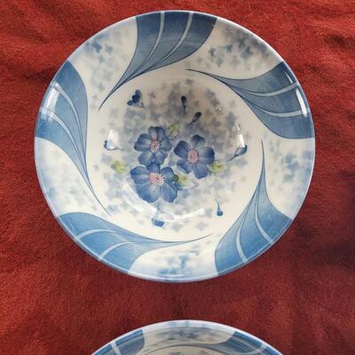 Lot 1: Blue & White Rice Bowls (6)
