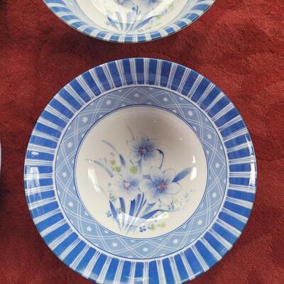 Lot 1: Blue & White Rice Bowls (6)