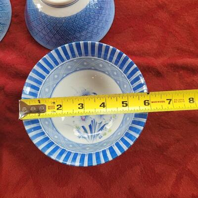 Lot 1: Blue & White Rice Bowls (6)