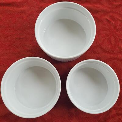 Lot 15: Cordon Bleu Nesting Bowls