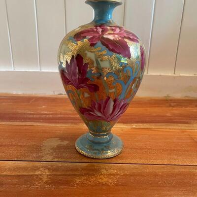 LOT 40 - Japanese Porcelain Vase, Floral Design