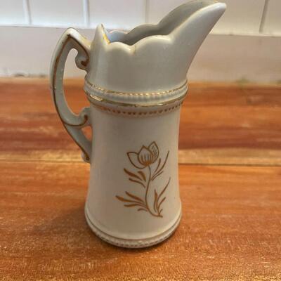 LOT 44 - 6871RG, Arnart Creations, Small Pitcher/Vase