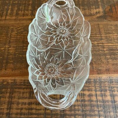 LOT 66 - Glass Oval Tray/Bowl - Sunflower Design