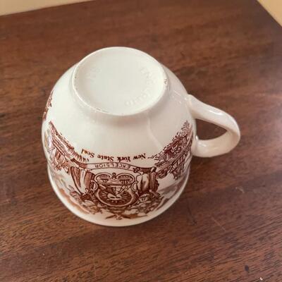 LOT 84 - Tea Cups and Saucers, Alfred Meakin, Fair Winds, 21 tea cups/26 saucers