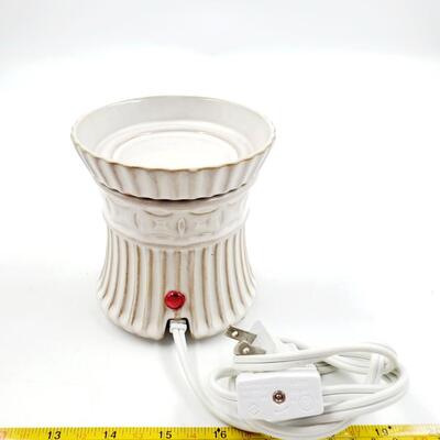 IVORY HOURGLASS WAX WARMER WITH ARMOMATIQUE WAX MELTS