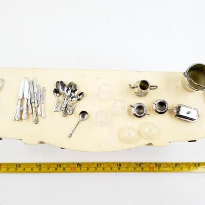 MARX TOYS DOLL HOUSE FURNITURE AND MINIATURES BUNDLE
