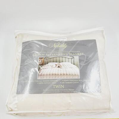 NOBILITY COMFOREL HYPOALLERGENIC MACHINE WASHABLE DOWN ALTERNATIVE BLANKET TWIN