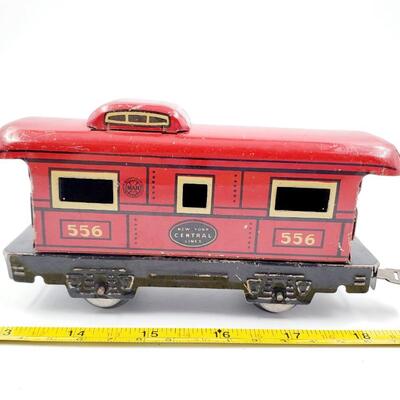 VINTAGE O GAUGE TINPLATE PREWAR MARX TRAIN NEW YORK CENTRAL NO. 556 CABOOSE CAR 