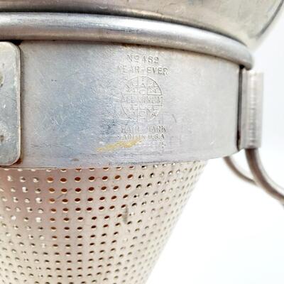 VINTAGE ALUMINUM WEAR EVER NO 452 SIEVE/COLANDER/STRAINER WITH WOODEN PESTLE AND STAND