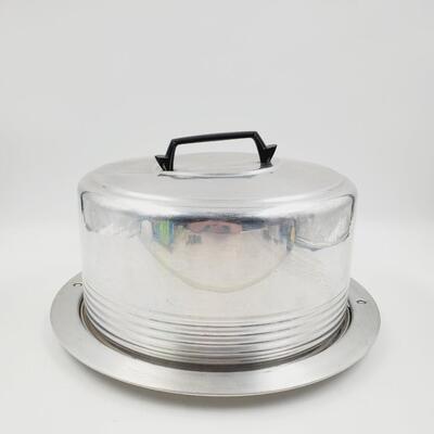 VINTAGE REGEL QUALITY ALUMINUM CAKE CARRIER WITH INERLOCKING LID