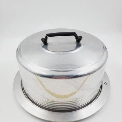 VINTAGE REGEL QUALITY ALUMINUM CAKE CARRIER WITH INERLOCKING LID